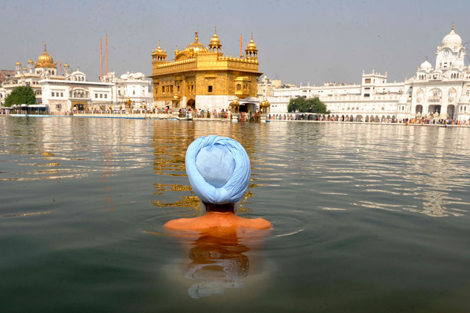 golden temple amritsar diwali. Golden Temple in Amritsar