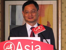 Ambassador Zhang Yan, China's ambassador to India, addresses an Asia Society luncheon event in Hong Kong on June 18, 2008. (Asia Society)