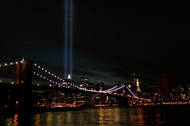 The 'Tribute in Light' in downtown Manhattan is seen from the Brooklyn waterfront near the Brooklyn Bridge on September 11, 2010 in the Brooklyn borough of New York City. (Chris Hondros/Getty Images)