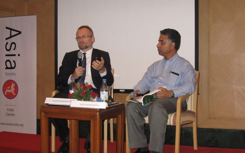 Panelists Achim Dobermann (L), and Debashish Mitra (R), speak at Asia Society India Centre on Food Security in Asia. (Asia Society India Centre)