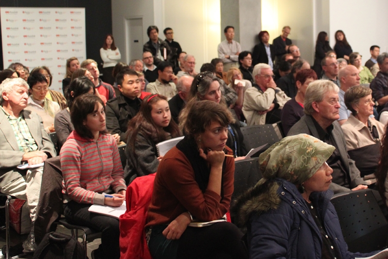 Audience members at a Melbourne forum on the crisis in Japan hosted by Asialink, Asia Society AustralAsia Centre, and the University of Melbourne on April 12, 2011.