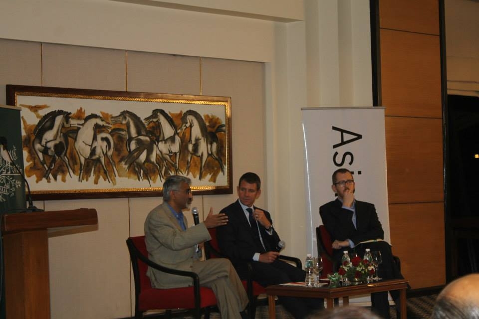 [L to R] Dr. Rajiv Lall, The Hon. Michael Baird, and James Crabtree in Mumbai on January 13, 2015. (Asia Society India Centre)
