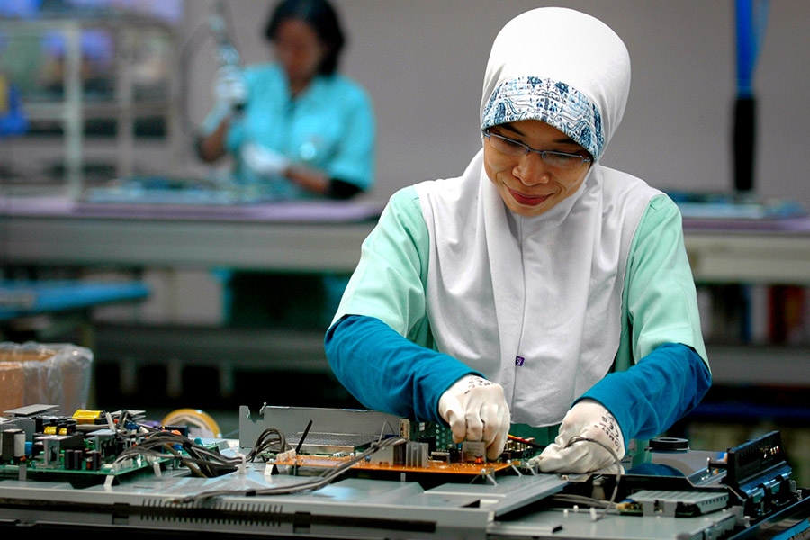 Looking Ahead Wilson - Electronic Factory Indonesia - International labor Org - Flickr