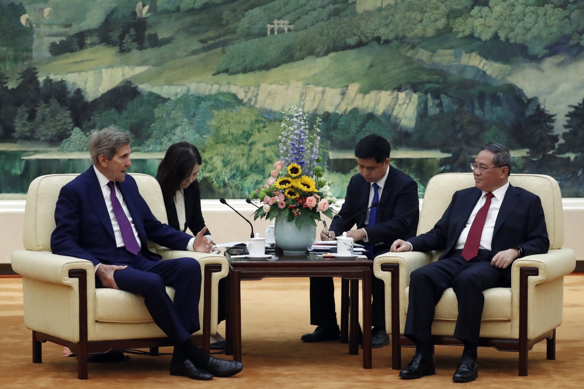 John Kerry in Beijing For Climate Talks