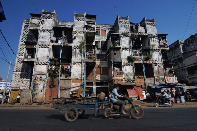Ghetto survival in Phnom Penh.  (alidarbac/Flickr)