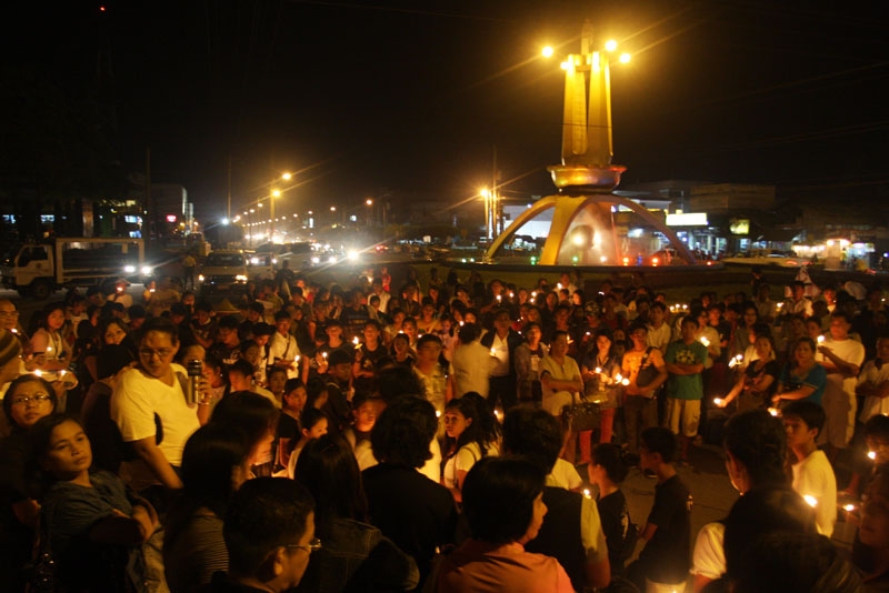 Sympathizers light candles for those who died during a politically motivated massacre  on November 25, 2009 in Maguindanao Province, Philippines.  (Jeoffrey Maitem/Getty Images)