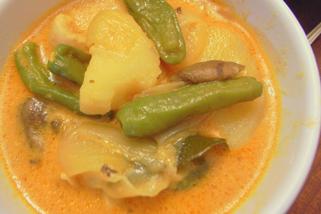 Thai Yellow Curry (Photo by yoppy/flickr)