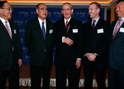 L to R: ASKC co-chairman Dr. Kyongsoo Lho; ASKC Honorary Chairman Dr. Hong-Koo Lee; Asia Society Task Force Chair Bill Rhodes; Asia Society Executive Vice President Jamie Metzl; and ASKC Co-chairman Dong Bin Shin in Seoul on Nov. 9, 2010. (Asia Society Korea Center)