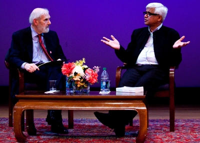 Jonathan Spence (L) and Amitav Ghosh (R) at Asia Society New York on Nov. 3, 2011. (Suzanna Finlay)