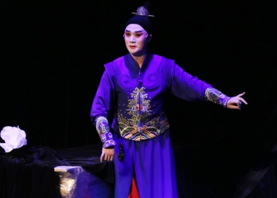 The Chinese opera star Zhang Jun performs "I, Hamlet" at Asia Society on January 9, 2017. (Ellen Wallop/Asia Society)