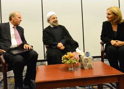 L to R: President of the Council on Foreign Relations Richard Haas, Iranian President Hassan Rouhani, and Asia Society President Josette Sheeran in New York on September 26, 2013. (Kenji Takigami/Asia Society)