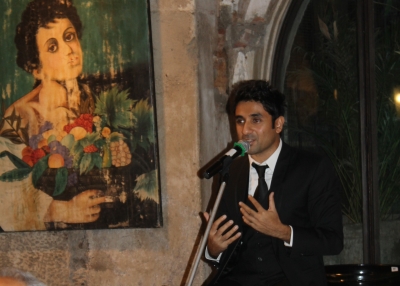 Comedian, actor and musician Vir Das at Bunglaow 8 in Mumbai on November 27, 2012. (Asia Society India Centre)