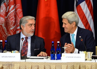 U.S. Secretary of State John Kerry applauds after Afghan Chief Executive Abdullah Abdullah delivered remarks at the high-level event on Afghanistan in New York City in 2015 (U.S. State Department/Wikimedia Commons).