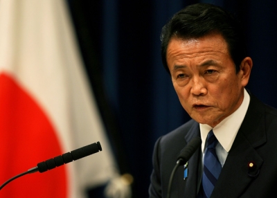 TOKYO - OCTOBER 30: Japanese Prime Minister Taro Aso holds a news conference, unveiling new economic stimulus measures to tackle the fallout from the global recession. (Kiyoshi Ota/Getty Images)