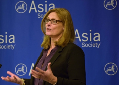 Sarah Brown speaks at a 2015 event (Elsa Ruiz/Asia Society)