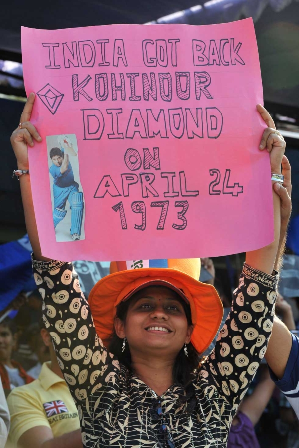 A spectator acknowledges Tendulkar's birthday during the IPL Twenty20 match between Deccan Chargers and Mumbai Indians at the Rajiv Gandhi International Stadium in Hyderabad on April 24, 2011. (Noah Seelam/AFP/Getty Images)