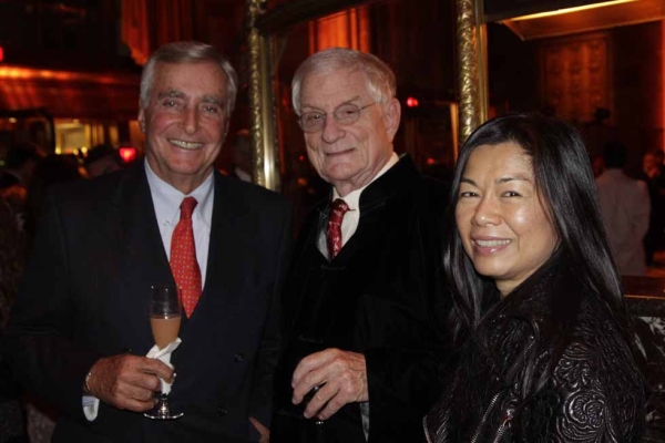 L to R: George Landegger, Asia Society President Emeritus Nicholas Platt, and Trustee Emerita Gina Chu. (Bill Swersey)