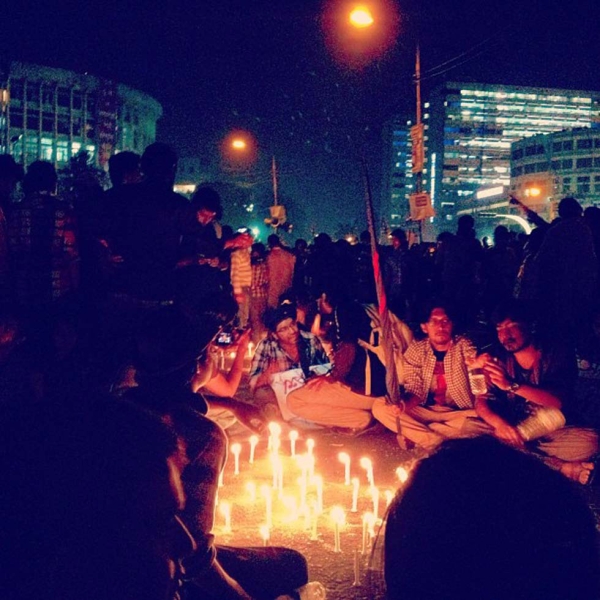 Hundreds of people spend the night waiting at Shahbag in protest. (Naorose Bin Ali)