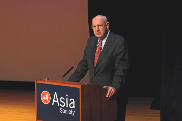 Former U.S. Under Secretary of State for Political Affairs Thomas Pickering addresses the crowd at Asia Society New York on Feb. 20, 2013. (Elsa Ruiz/Asia Society)