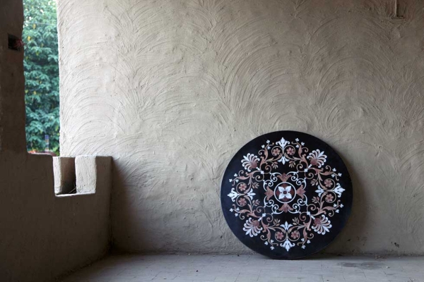 Farhana Asad's company LEL works to preserve pietra dura, the art of handcrafted stone inlay, adhering to ancient techniques but with contemporary innovations. Above: Neo-Islamic tabletop, 4 ft. diameter (marble). (Omer Gilani @ Happa Studio)