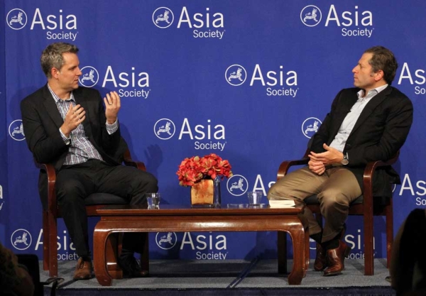 Dan Washburn and ESPN correspondent Jeremy Schaap in a discussion on golf in China at Asia Society New York on September 4, 2014. (Ellen Wallop/Asia Society)