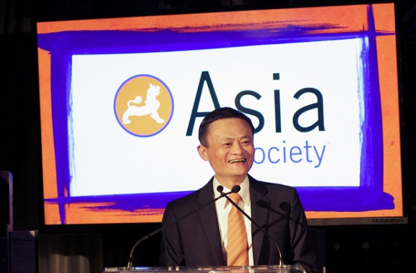 Alibaba founder and CEO Jack Ma accepts his Asia Society Asia Game Changer of the Year award at the United Nations in New York City on Oct. 16, 2014. (Ann Billingsley/Asia Society)