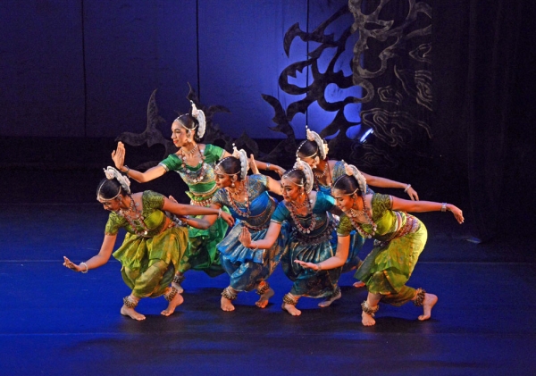 Members of Sutra Dance Theater onstage at Asia Society New York on Nov. 6, 2014. (Elsa Ruiz/Asia Society)