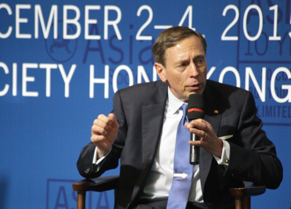 Gen. David Petraeus (Ret.) in conversation with Asia Society Executive Vice President Tom Nagorski at the Asia 21 Summit in Hong Kong. (Tahiat Mahboob/Asia Society)