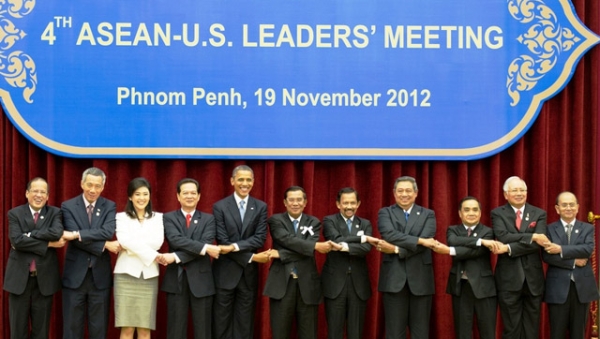 U.S. President Barack Obama poses for the ASEAN-United States Leaders' Meeting family photo at the Peace Palace in Phnom Penh, Cambodia, November 19, 2012. (State Department/William Ng/Flickr)