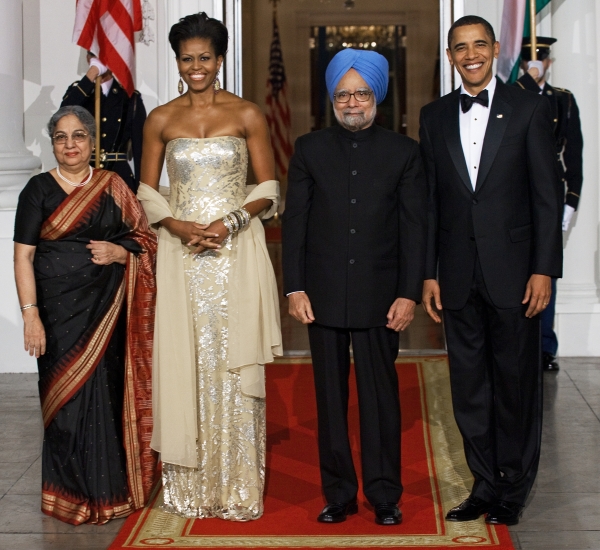 Wearing Naeem Khan to a state dinner welcoming Indian President Manmohan Singh and his wife Gursharan Kaur on November 23, 2009. (Nicholas Kamm/AFP/Getty Images)
