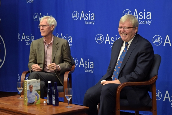 Orville Schell (L) and Kevin Rudd (R) discuss Chinese history at Asia Society.