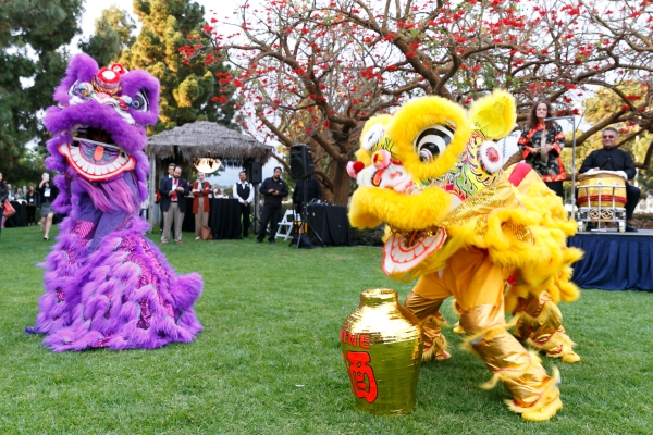Lion Dance by the Abboud Family from San Diego 1