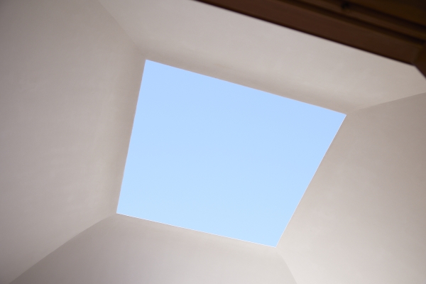 The roof opening to the sky at James Turrell (USA) “House of Light”