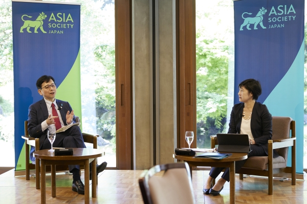 Cabinet Secretary for Public Affairs at the Prime Minister’s Office of Japan Noriyuki Shikata engages in a discussion with Takako Hikotani, Japan ASPI Fellow