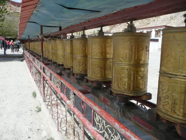 Prayer wheels in Gyantse.(Jessica Kehayes)