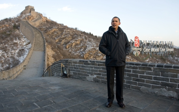 CHINA, NOVEMBER 18 - US President Barack Obama tours the Great Wall at Badaling, northwest of Beijing. Obama wrapped up his maiden trip to the world&apos;s most populous nation with a visit to the Great Wall before heading to South Korea. (Saul Loeb/AFP/Getty Images)