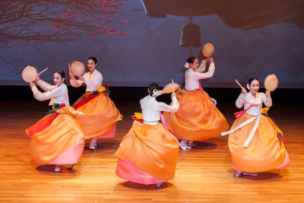 November 3 - Artists from the National Gugak Center performed traditional Korean music. (Photo: Sang Kim)