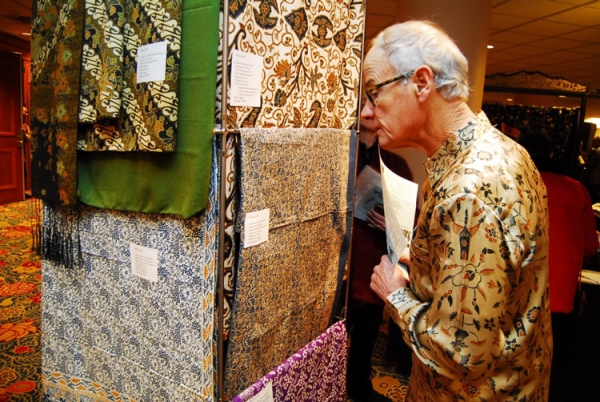 Batik prints were included in the silent auction at the launch event.