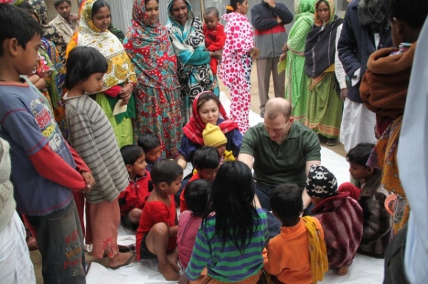 Asia 21 Fellows interacting with the locals during one of the Public Service Project site visits.
