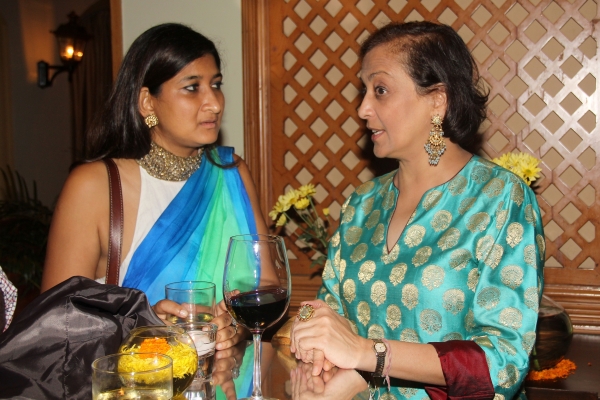 Namita Devidayal (L) and Bunty Chand, Executive Director, Asia Society India Centre (R). (Asia Society India Centre)