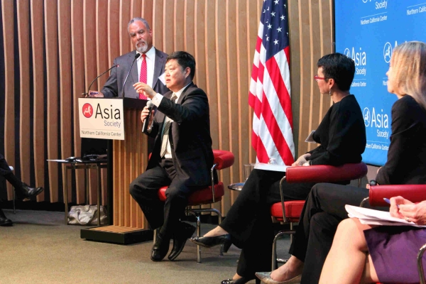 Panelist Minxuan Zhang answers questions from the audience (Asia Society)