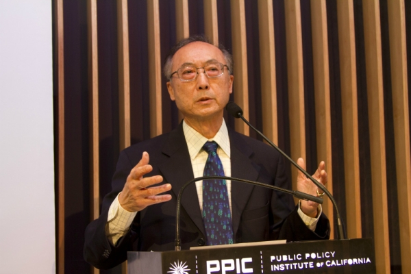 Moderator Bill Ong Hing (Asia Society)