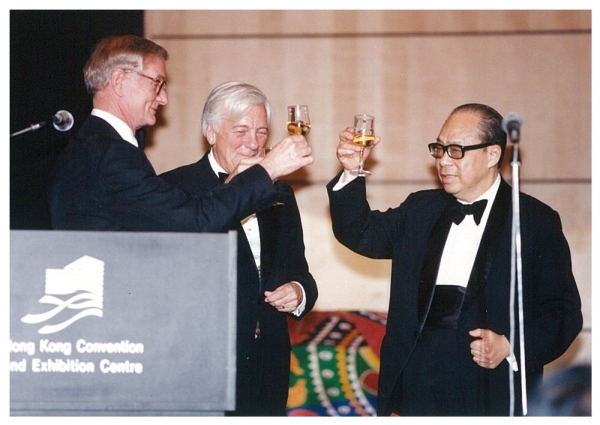 Ambassador Nicholas Platt, President, Asia Society, Mr.  John C. Whitehead, Chairman, Asia Society, and Dr. Lee Quo-Wei at the Asia Society Hong Kong Center’s 4th Annual Dinner on May 25, 1994.