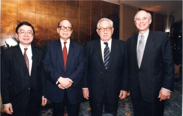 Mr. Ronnie C. Chan, Chairman, Asia Society Hong Kong Center, Dr. Lee Quo-Wei, Dr. Henry Kissinger, Former U.S. Secretary of State, and Mr. Richard W. Mueller, Director, Asia Society Hong Kong Center at “An Evening with Dr. Henry Kissinger - Keynote Address on US-China Relations” held at J.W. Marriott Hotel on June 20, 1997.