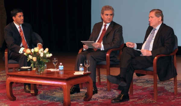Holbrooke returned to Asia Society&apos;s New York headquarters on Aug. 19, 2010 in order to launch a massive relief effort for the victims of devastating floods in Pakistan. He was joined onstage by  USAID Administrator Rajiv Shah (L) and Pakistani Foreign Minister Shah Mehmood Qureshi (C). (Elsa Ruiz/Asia Society)