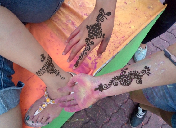 Girls showing off their henna Tattoos (Photo Credit: Andressa Flores)