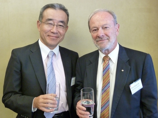 Masaru Utaki, Mitsui & Co with Bob Seidler AM, Australia Japan Business Co-Operation Committee